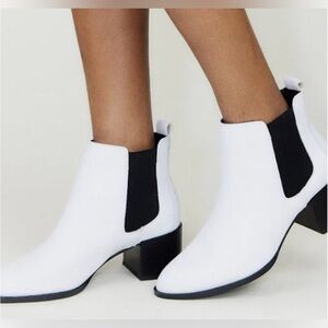 Yosi Samra Melissa White and Black Ankle Booties Sz 8
